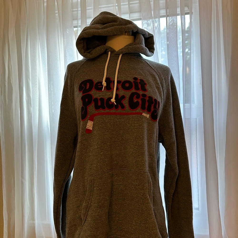 Express/Homage Detroit Puck City hockey sweatshirt. Red Wings.
